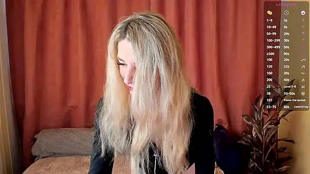 skinnyladyy online show from March 18, 2026, 2:26 am