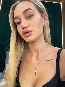 KristinaDane online show from December 15, 2025, 3:34 am