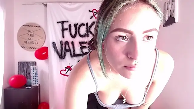 Snapshot of melodygirl__ chatting on February 16, 2025, 8:33 pm melodygirl online show from February 16, 2025, 8:33 pm