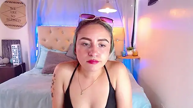 Snapshot of melodygirl__ chatting on March 5, 2025, 7:06 pm melodygirl online show from March 5, 2025, 7:06 pm