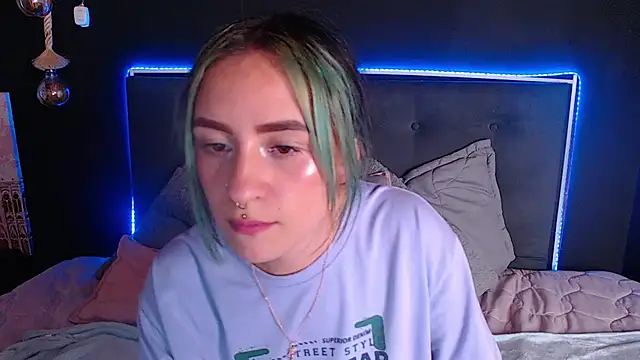 Snapshot of melodygirl__ chatting on February 25, 2025, 7:38 pm melodygirl online show from February 25, 2025, 7:38 pm