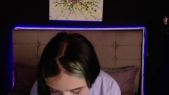 Snapshot of melodygirl__ chatting on February 19, 2025, 11:46 pm melodygirl online show from February 19, 2025, 11:46 pm