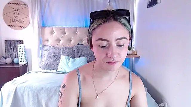 Snapshot of melodygirl__ chatting on March 8, 2025, 8:25 pm melodygirl online show from March 8, 2025, 8:25 pm