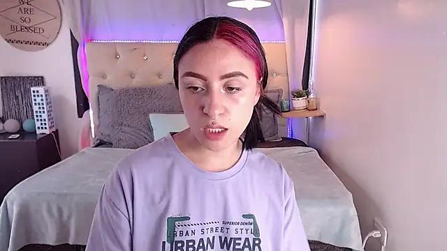 Snapshot of melodygirl__ chatting on March 14, 2025, 6:29 pm melodygirl online show from March 14, 2025, 6:29 pm