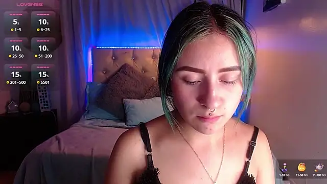 Snapshot of melodygirl__ chatting on February 7, 2025, 11:34 pm melodygirl online show from February 7, 2025, 11:34 pm