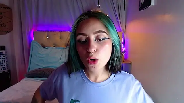 Snapshot of melodygirl__ chatting on February 5, 2025, 10:44 pm melodygirl online show from February 5, 2025, 10:44 pm