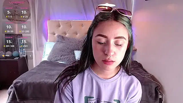 Snapshot of melodygirl__ chatting on February 9, 2025, 8:24 pm melodygirl online show from February 9, 2025, 8:24 pm