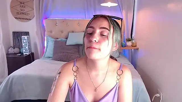 Snapshot of melodygirl__ chatting on March 2, 2025, 8:14 pm melodygirl online show from March 2, 2025, 8:14 pm