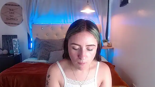 Snapshot of melodygirl__ chatting on March 10, 2025, 8:23 pm melodygirl online show from March 10, 2025, 8:23 pm