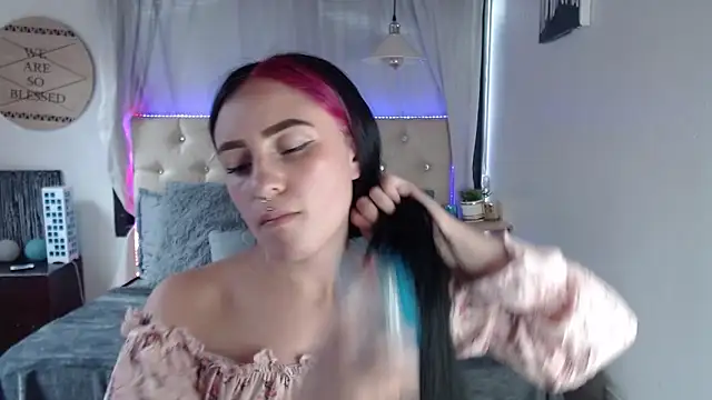 Snapshot of melodygirl__ chatting on March 12, 2025, 7:36 pm melodygirl online show from March 12, 2025, 7:36 pm