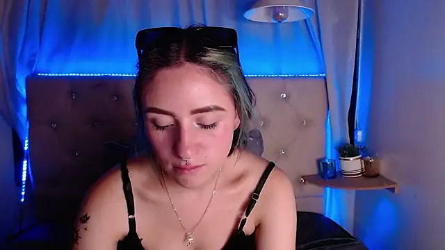 Snapshot of melodygirl__ chatting on March 11, 2025, 11:04 pm melodygirl online show from March 11, 2025, 11:04 pm