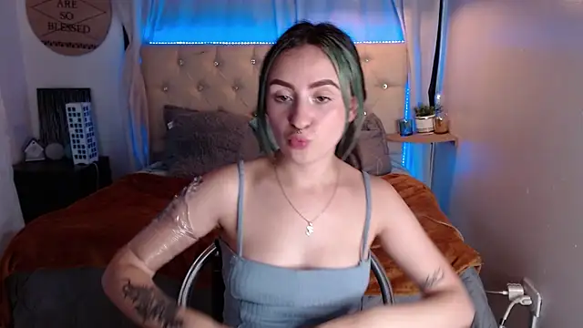 Snapshot of melodygirl__ chatting on February 25, 2025, 10:42 pm melodygirl online show from February 25, 2025, 10:42 pm