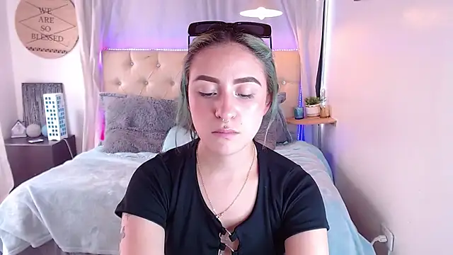 Snapshot of melodygirl__ chatting on February 28, 2025, 6:20 pm melodygirl online show from February 28, 2025, 6:20 pm