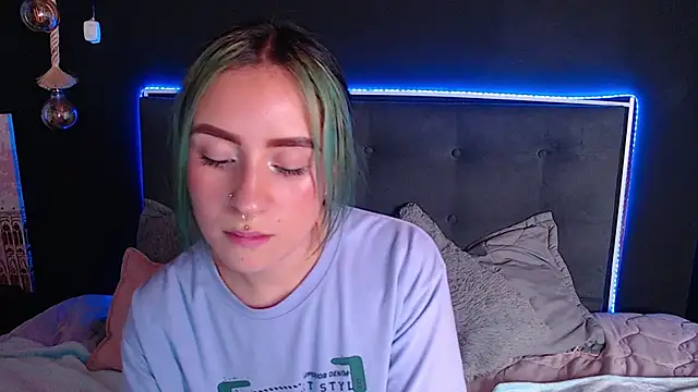 Snapshot of melodygirl__ chatting on February 24, 2025, 11:09 pm melodygirl online show from February 24, 2025, 11:09 pm