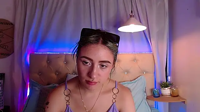 Snapshot of melodygirl__ chatting on March 2, 2025, 11:17 pm melodygirl online show from March 2, 2025, 11:17 pm