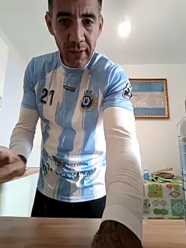 juanignacioargentino online show from February 9, 2025, 1:35 pm