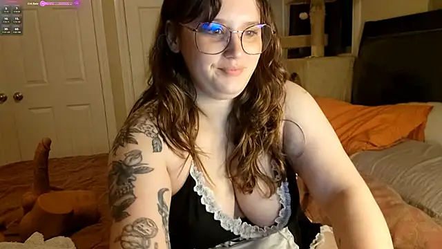 Snapshot of MrsJess chatting on October 13, 2025, 2:35 am MrsJess online show from October 13, 2025, 2:35 am