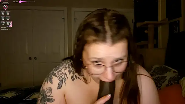 Snapshot of MrsJess chatting on March 10, 2025, 2:17 am MrsJess online show from March 10, 2025, 2:17 am