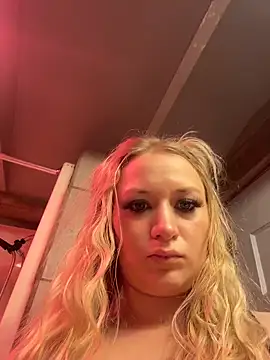 Snapshot of kcmo1010 chatting on November 20, 2025, 7:25 pm kcmo1010 online show from November 20, 2025, 7:25 pm