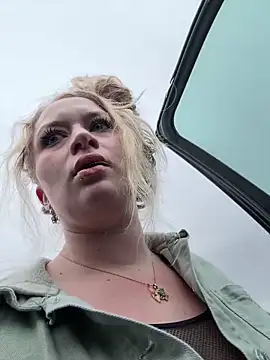 Snapshot of kcmo1010 chatting on December 13, 2025, 8:04 pm kcmo1010 online show from December 13, 2025, 8:04 pm