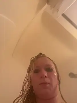 Snapshot of kcmo1010 chatting on February 18, 2026, 12:41 am kcmo1010 online show from February 18, 2026, 12:41 am