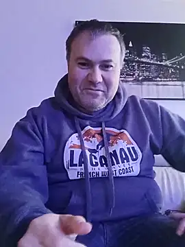 Snapshot of Pourleplasirs chatting on February 26, 2025, 3:10 pm Pourleplasirs online show from February 26, 2025, 3:10 pm