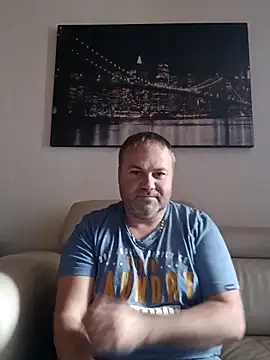 Snapshot of Pourleplasirs chatting on November 17, 2025, 1:59 pm Pourleplasirs online show from November 17, 2025, 1:59 pm