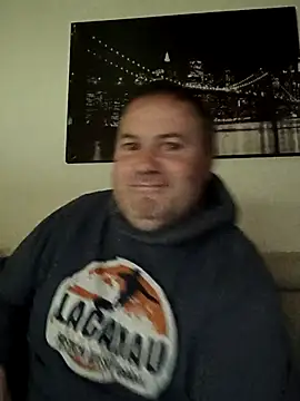 Snapshot of Pourleplasirs chatting on December 14, 2025, 10:59 pm Pourleplasirs online show from December 14, 2025, 10:59 pm