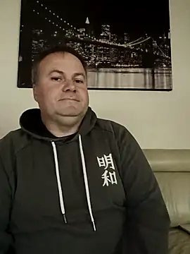 Snapshot of Pourleplasirs chatting on November 24, 2025, 9:37 pm Pourleplasirs online show from November 24, 2025, 9:37 pm