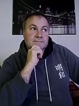 Snapshot of Pourleplasirs chatting on November 25, 2025, 10:32 pm Pourleplasirs online show from November 25, 2025, 10:32 pm