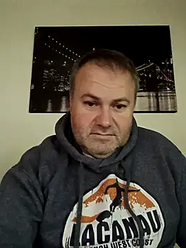 Snapshot of Pourleplasirs chatting on November 22, 2025, 9:35 pm Pourleplasirs online show from November 22, 2025, 9:35 pm