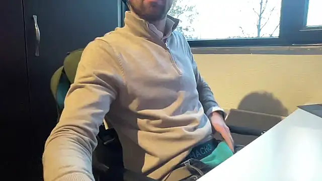 bullyboyy online show from December 4, 2025, 3:11 pm