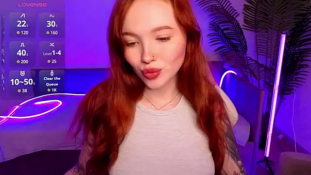 Snapshot of Maya_Light chatting on November 22, 2025, 8:24 am Maya Light online show from November 22, 2025, 8:24 am