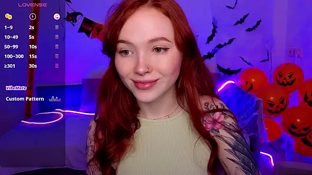 Snapshot of Maya_Light chatting on November 12, 2025, 8:51 am Maya Light online show from November 12, 2025, 8:51 am