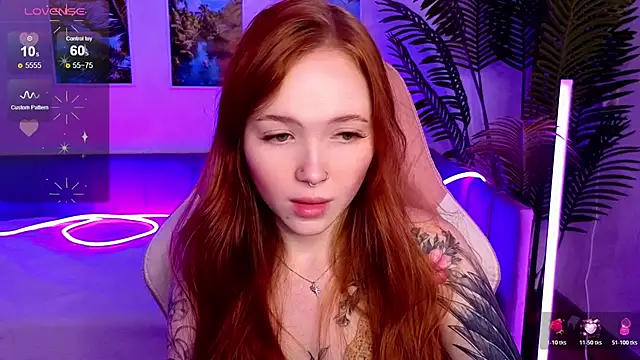 Snapshot of Maya_Light chatting on October 23, 2025, 2:10 am Maya Light online show from October 23, 2025, 2:10 am