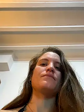 Roxannemuse online show from November 11, 2025, 10:04 pm