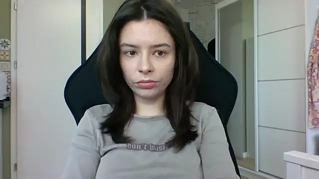 LariceSexy online show from December 16, 2025, 1:04 pm