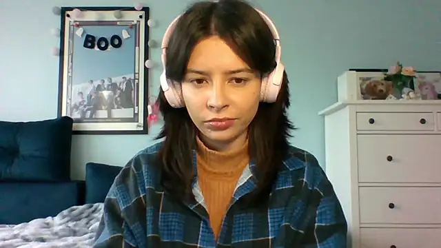 LariceSexy online show from October 27, 2025, 1:12 pm