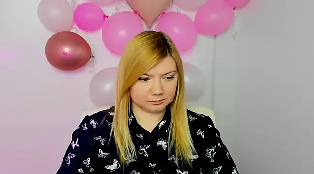 Snapshot of Lola_moree chatting on February 25, 2025, 12:38 pm Lola moree online show from February 25, 2025, 12:38 pm