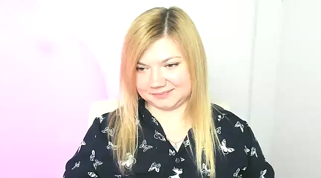 Snapshot of Lola_moree chatting on March 12, 2025, 4:02 pm Lola moree online show from March 12, 2025, 4:02 pm