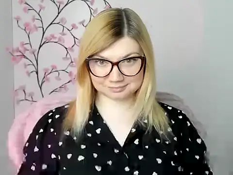 Snapshot of Lola_moree chatting on May 11, 2026, 11:44 am Lola moree online show from May 11, 2026, 11:44 am