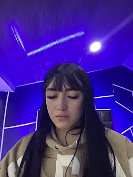 Melody rousse  online show from October 6, 2025, 8:31 pm