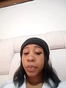 Snapshot of Zaira_Rose_ chatting on April 17, 2026, 1:47 pm Zaira Rose online show from April 17, 2026, 1:47 pm