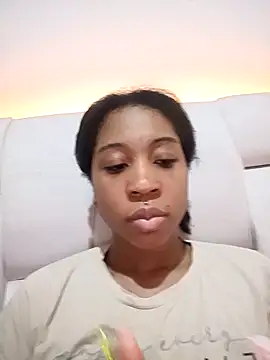 Snapshot of Zaira_Rose_ chatting on May 3, 2026, 1:55 am Zaira Rose online show from May 3, 2026, 1:55 am