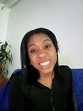 Snapshot of Zaira_Rose_ chatting on April 7, 2026, 2:35 am Zaira Rose online show from April 7, 2026, 2:35 am