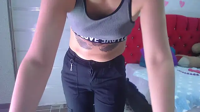 Snapshot of Ariasmithog chatting on November 6, 2025, 1:15 pm Ariasmithog online show from November 6, 2025, 1:15 pm