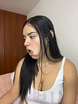 eileensophi online show from July 15, 2026, 3:02 am