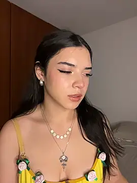 eileensophi online show from May 9, 2026, 2:15 am