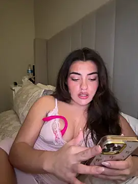 Snapshot of cute_carly_ chatting on January 18, 2026, 7:06 pm cute carly online show from January 18, 2026, 7:06 pm