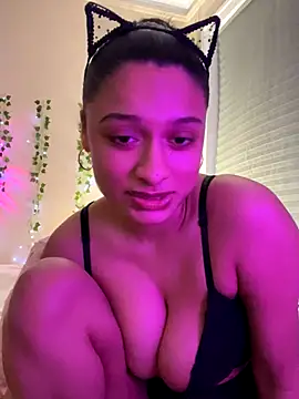 Snapshot of Cristinasunny chatting on October 25, 2025, 1:27 am Cristinasunny online show from October 25, 2025, 1:27 am